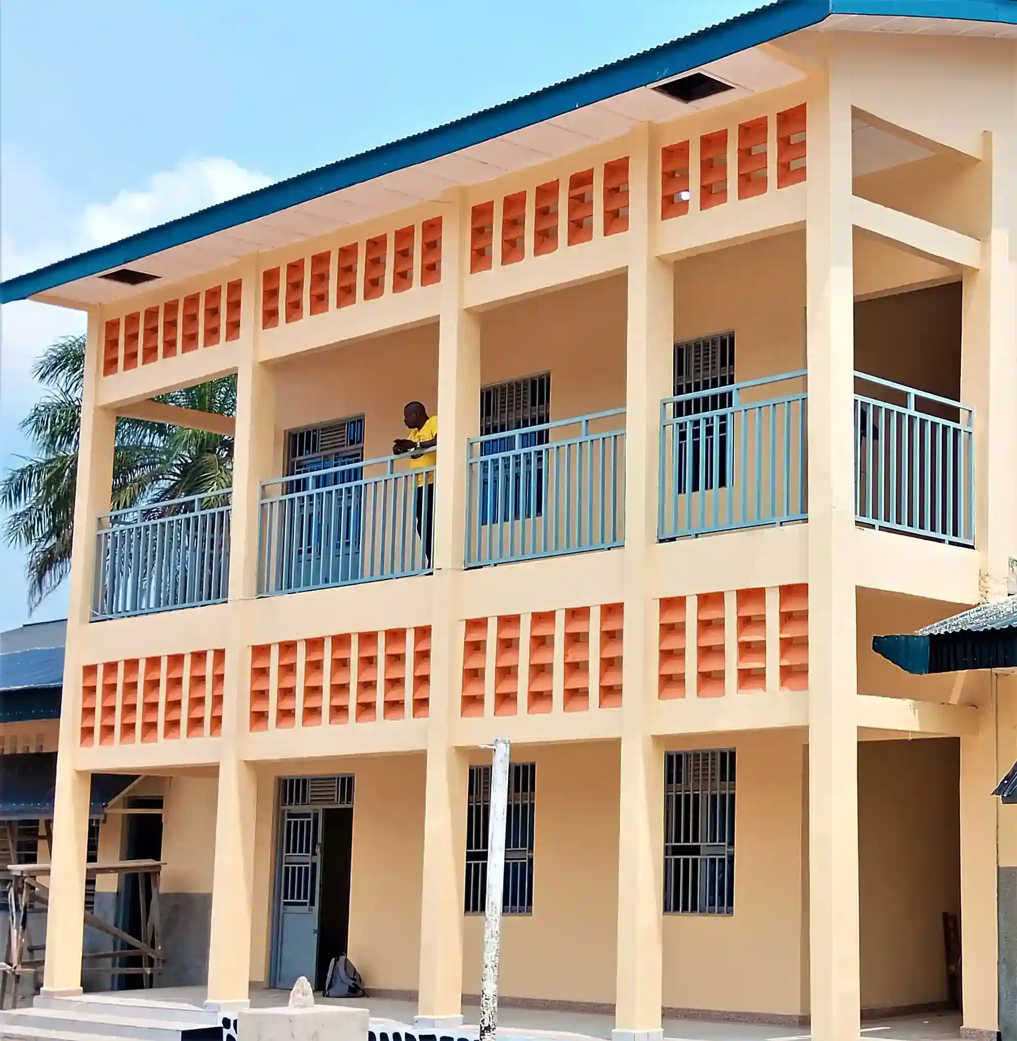 Image de lanouvelle bibliothèque du Collège Maele